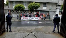 Los trabajadores se concentraron frente al Parlamento.