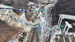 Desplome de un puente en una autova de Corea del Sur