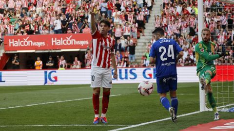 Derbi asturiano entre el Real Sporting de Gijon y el Real Oviedo en El Molin�n