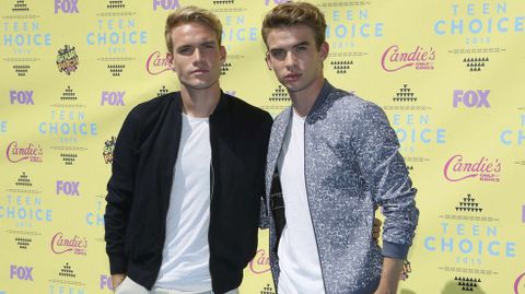 Los modelos Autin y Aaron Rhodes en los Teen Choice Awards 2015