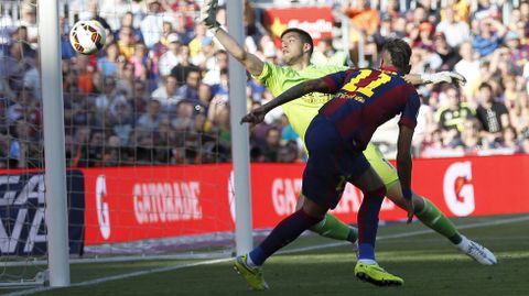 Neymar bate a Rulli para hacer el 1-0