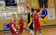 Jos� Luis Merino se estren� en Liga con el Xuven anotando doce puntos en el partido de ayer.