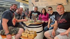 Comenzaron dos y ahora ya vienen con amigos y familia, incluso con los hijos.