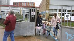A pesar de que la escuela infantil Crespo Rivas de Pontevedra tiene una nueva entrada, se sigue usando la antigua que da al paseo