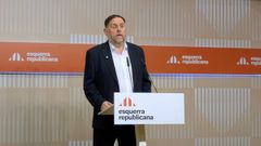 El presidente de ERC, Oriol Junqueras, en rueda de prensa este domingo.