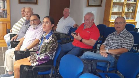 Directiva del Instituto de Estudios Valdeorreses en una imagen del 2024.