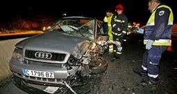 <span lang= es-es >El veh�culo</span>. As� qued� el coche que conduc�a J.?M.?B.?A, que circul� el mi�rcoles en sentido contrario por la autov�a de Barbanza. Otro de los veh�culos implicados en el siniestro, un Volvo, y que conduc�a una joven que result� herida leve, qued� volcado sobre la calzada.