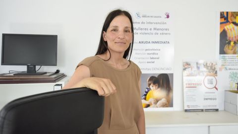 Marta Cousi�o, trabajadora social, que desarrolla su funci�n en la Fundaci�n Amigos de Galicia.