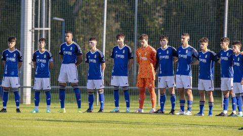 El juvenil A del Real Oviedo, antes del partido ante el Racing