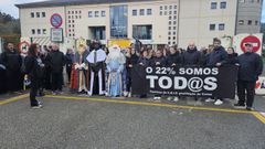 <span lang= gl >�O 22% son nenas e nenos con nomes, con miradas cheas de esforzo, son ritmos distintos, son b�goas contidas e unha loita diaria por sentirse capaces�, explicaron este venres a primeira hora as familias �s Reis Magos durante a visita que fixeron � colexio de Covas</span>