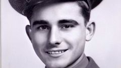 Andr�s Pereiro naci� en Oleiros en 1923. Fue reclutado en 1943, luch� en las batallas de Normand�a y Breta�a y cay� en combate el 1 de septiembre de 1944 en La Trinit�