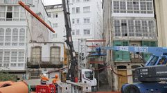 Montaje del armaz�n met�lico, en el a�o 2024, cuyo coste reclama el Concello a la propiedad del inmueble de la calle San Francisco-