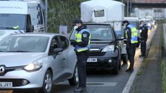 Control de la Polic�a Local de Ferrol en A G�ndara, en el l�mite con Nar�n