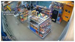 Detenidos dos vecinos de Meis por cinco atracos violentos