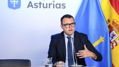 El consejero de Hacienda, Justicia y Asuntos Europeos, Guillermo Pel�ez, informa en rueda de prensa sobre los acuerdos adoptados en la reuni�n del Consejo de Gobierno, este lunes, en Oviedo