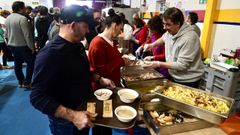 Unas 530 vecinos de Grazalema han sido realojados en el polideportivo El Fuerte de Ronda y esperan regresar pronto a sus casas