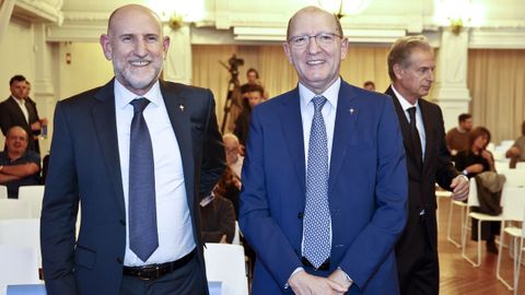 Jos� Maroto, izquierda, acompa�ado de Manuel Villanueva. Los dos son los nuevos consejeros del Celta