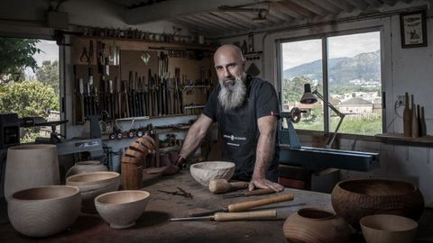 El artista tiene su taller en la parroquia de�Figueiro