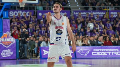 Gal�n jugador del Obra en la victoria en Palencia por 85-87. Fue el mejor de su equipo.