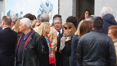 El exministro de Interior Juan Ignacio Zoido acudi� al tanatorio para expresar sus condolencias por la muerte del padre de Mariano Rajoy