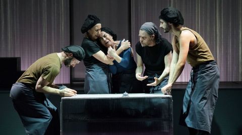 �O drag�n de ouro�, de Sarabela Teatro 