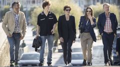 El director Christophe Honoré, los actores Paul Kircher, Vincent Lacoste y Juliette Binoche, y el productor Philippe Martin, este lunes en San Sebastián.