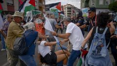 Protestas al trmino de la etapa por la detencin de la concejala Rosana Prieto
