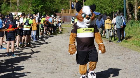 Golpio, la mascota de la Camovi, durante la carrera del ao pasado en Naseiro.