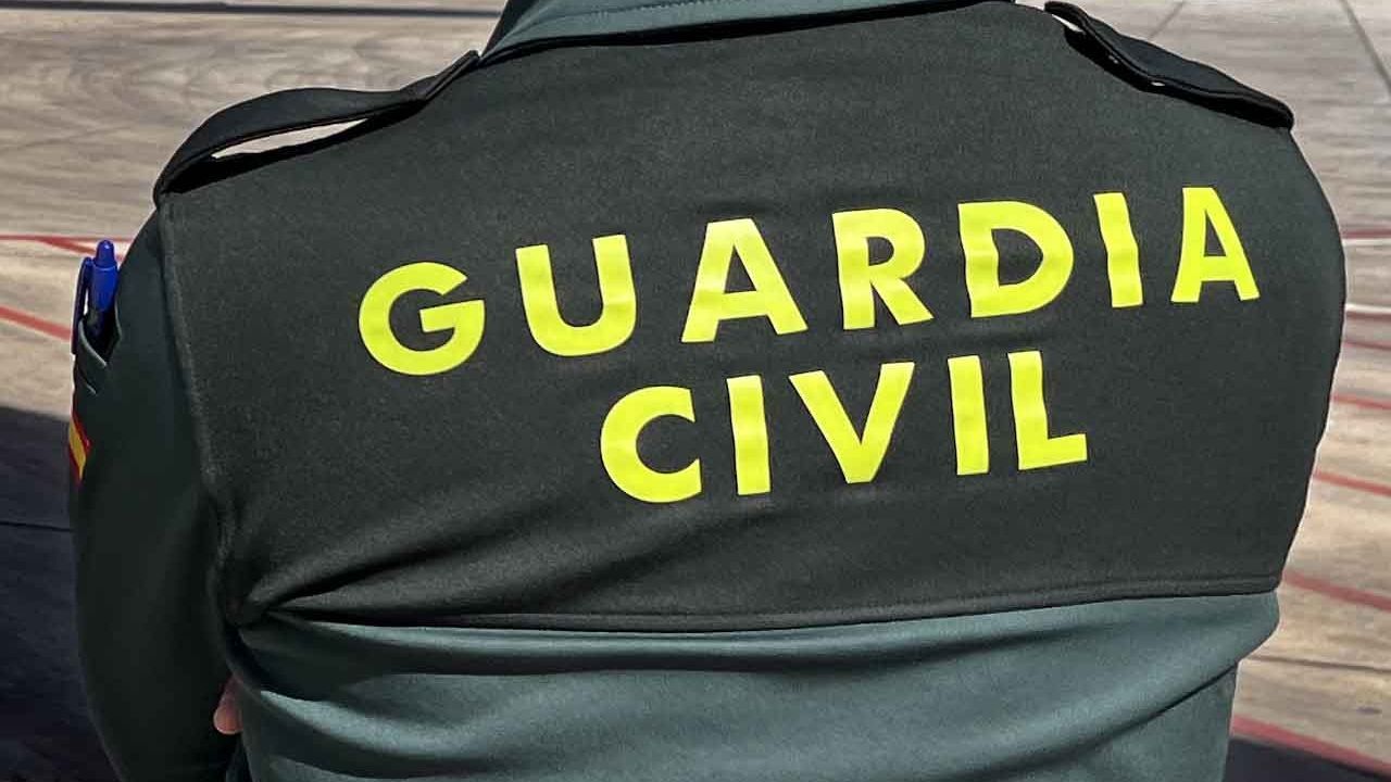 Un hombre mata a cuchilladas a un amigo de su hijo de 13 años en Sueca ...