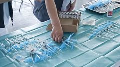 Vacunaci�n masiva contra el Covid-19 con AstraZeneca para personas entre 60 y 65 a�os en el recinto ferial de Pontevedra