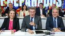 En primera fila, de izquierda a derecha, Cuca Gamarra, Alberto N��ez Feijoo y El�as Bendodo. En segunda fila, Alfonso Rueda, Isabel D�az Ayuso, Alfonso Fern�ndez Ma�ueco y Miguel Tellado
