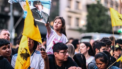 Seguidores de Milei, el lunes en las calles de Buenos Aires.