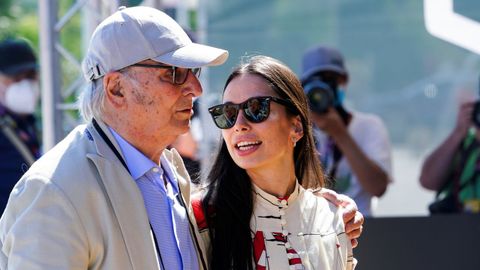 El cineasta Carlos Saura con su hija Anna, en San Sebastin.