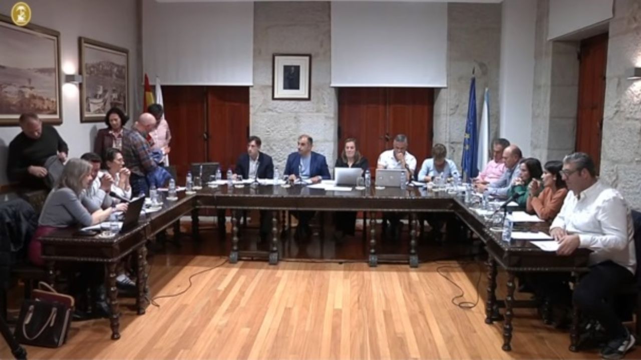 El alcalde de Poio expulsa del pleno al portavoz del PSOE y toda la ...