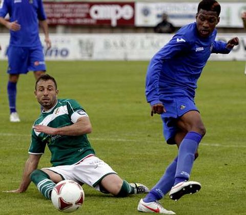 El Coruxo se adelant a los pocos minutos del inicio, pero fue un espejismo.