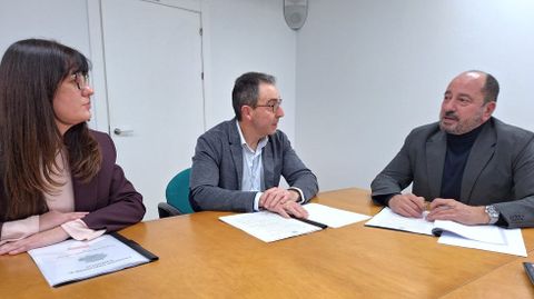 Cristina Rodr�guez y Carlos Ter�n se reunieron con Xos� Merelles.