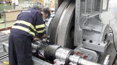 Trabajadores de Navantia, en la f�brica de Turbinas de Ferrol, en foto de archivo