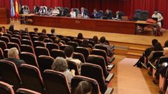 Reunin del claustro de la UDC, ayer en A Maestranza