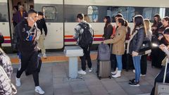 La gratuidad de los trenes provoca grandes colas y retrasos en los enlaces