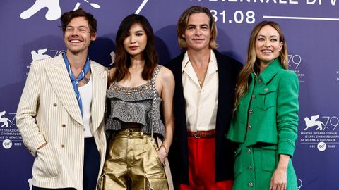 Harry Styles, Gemma Chan, Chris Pine y Olivia Wilde posan en la Mostra.