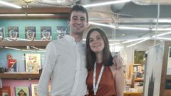 In�s Echevarr�a, con su hermano