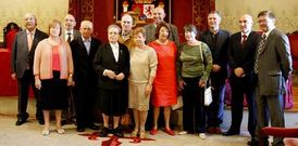 Xeograf�a e Historia entreg� sus medallas conmemorativas al personal que se jubila este curso.