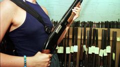 Imagen de archivo de una subasta de armas en la Comandancia de Pontevedra