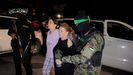 Rehenes de Ham�s liberadas el martes, en una localizaci�n desconocida dentro de la Franja de Gaza.