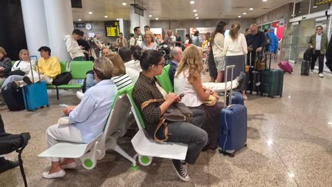 Pasajeros afectados por los desv�os a causa de la niebla
