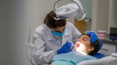 Imagen de archivo de un ni�o en la consulta del dentista. 