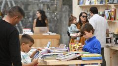 A lectura aumentou nos fogares galegos nos �ltimos 40 anos; na foto unha imaxe de arquivo da feira do libro de Lal�n