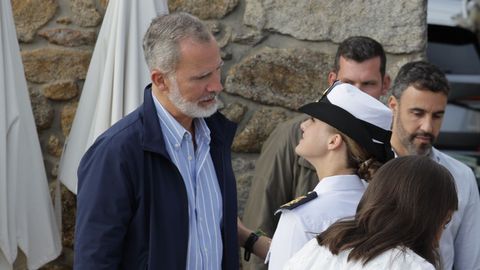 La Princesa Leonor y los Reyes Letizia y Felipe VI, en la terraza del restaurante de Carril (Vilagarc�a de Arousa)
