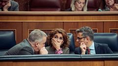 El fracaso de los negociadores. Santos Cerdn, Mara Jess Montero y Flix Bolaos, de izquierda a derecha, este mircoles durante la sesin plenaria extraordinaria del Congreso.