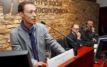 El doctor catal�n �scar Buis�n tambi�n defiende el l�ser Holmio para la hiperplasia.